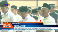 PLAY (klik di sini) RATUSAN JAMAAH PADATI LAPANGAN GEDUNG DPRD RIAU